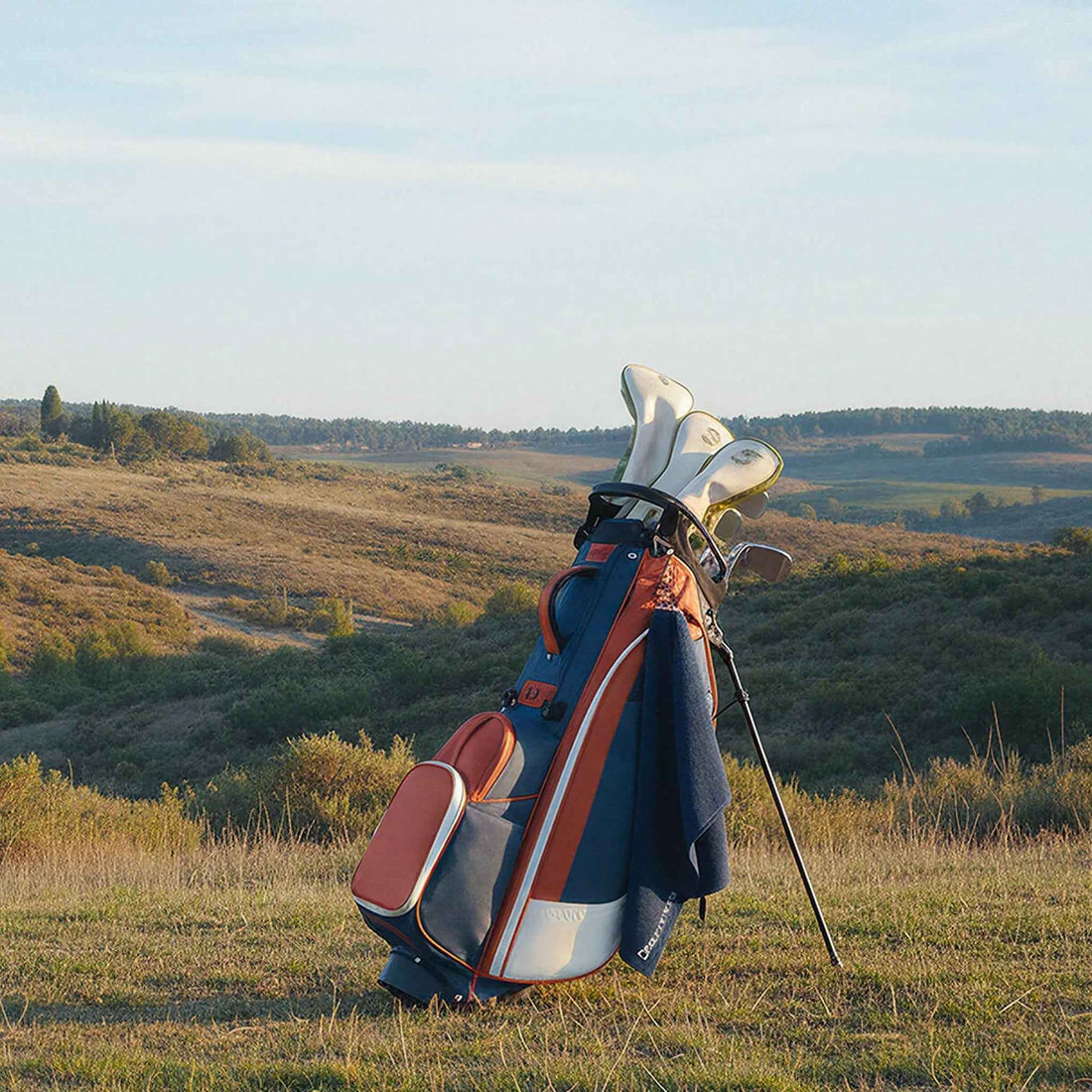 How to Choose a Golf Bag - ALVENTTO