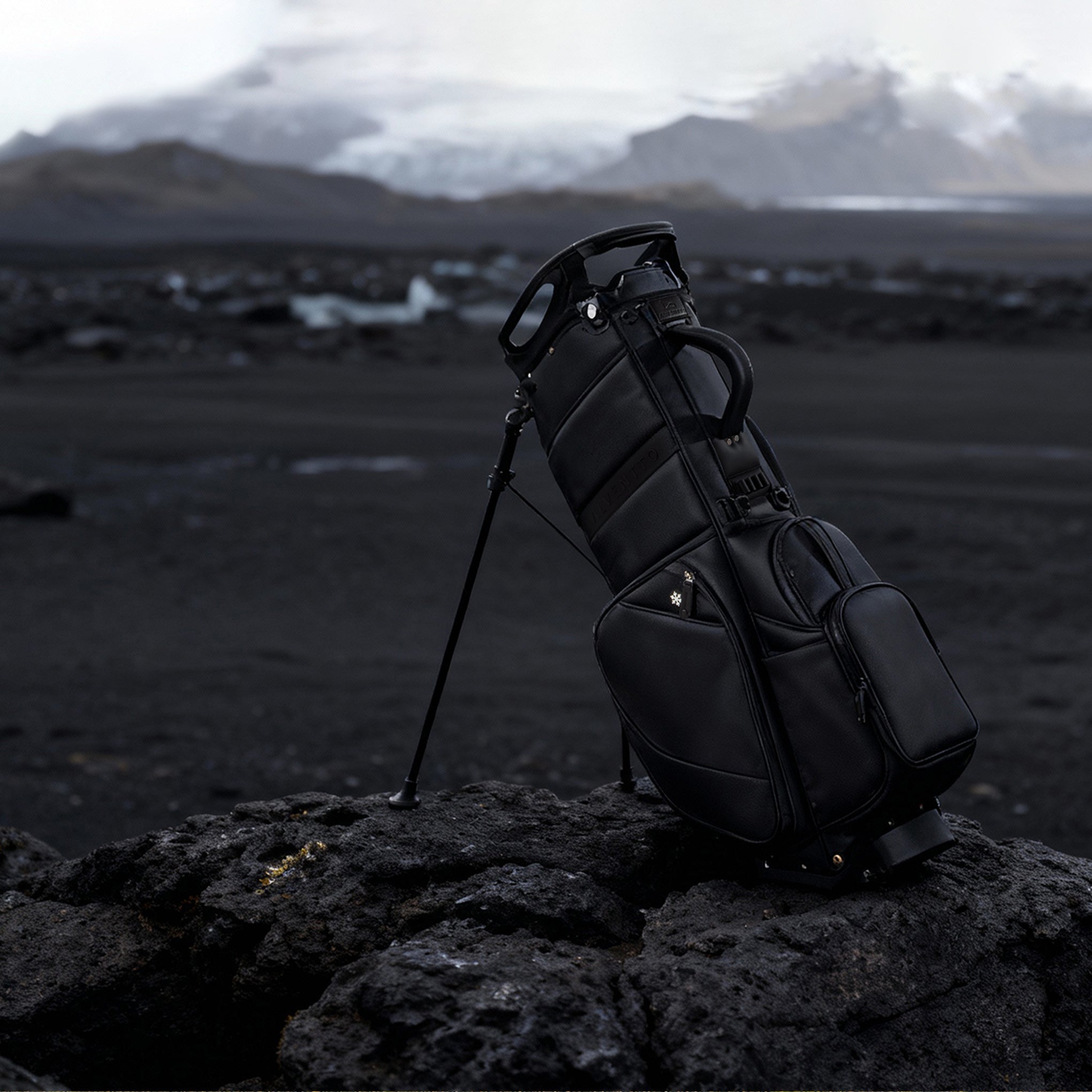 Black Golf Bag by Alventto